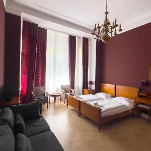 Hotel Hotel-maison Am Olivaer Platz, Berlin